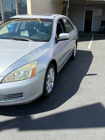 2007 Honda Accord 3.0 EX 2dr Coupe Automatic — photo 3