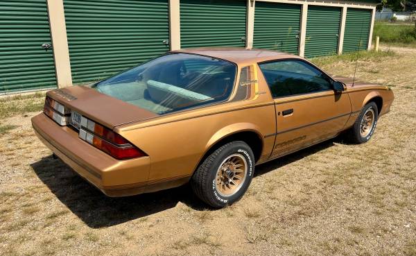 1982 Chevrolet Camaro Berlinetta 2dr Hatchback — photo 3