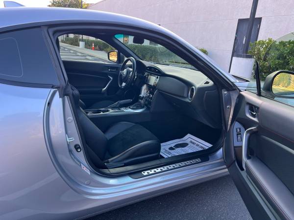 2017 Subaru BRZ Limited — photo 12