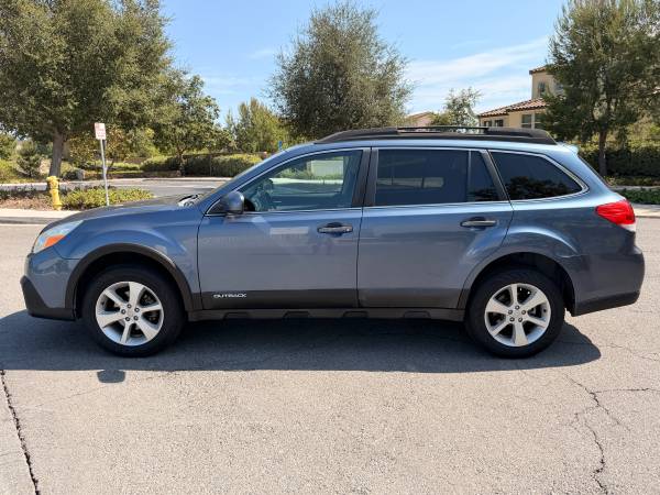 2013 Subaru Outback 2.5i Premium — photo 4