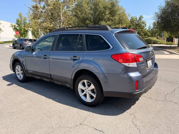 2013 Subaru Outback 2.5i Premium — photo 5