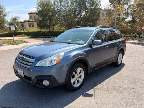 2013 Subaru Outback 2.5i Premium — photo 3
