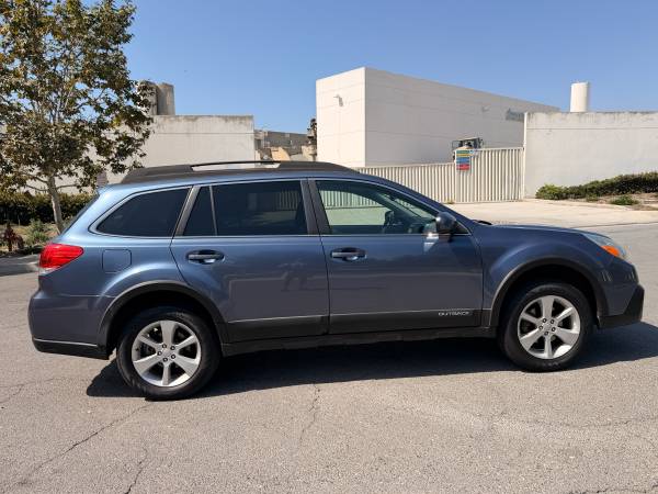 2013 Subaru Outback 2.5i Premium — photo 9