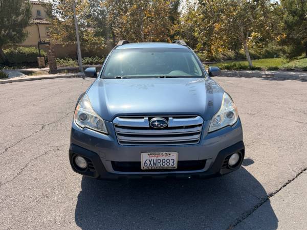 2013 Subaru Outback 2.5i Premium — photo 2