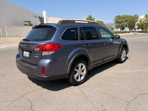 2013 Subaru Outback 2.5i Premium — photo 8