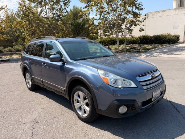 2013 Subaru Outback 2.5i Premium — photo 1