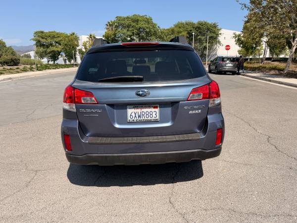2013 Subaru Outback 2.5i Premium — photo 6