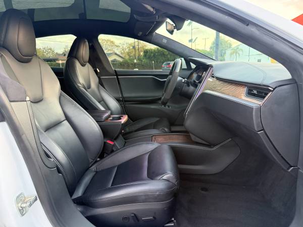 2021 Tesla Model S Long Range Plus — photo 12