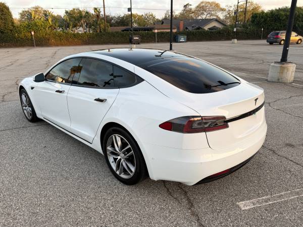 2021 Tesla Model S Long Range Plus — photo 3
