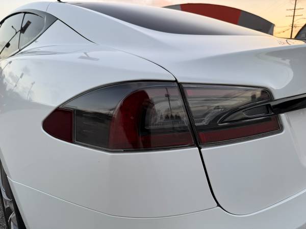 2021 Tesla Model S Long Range Plus — photo 9