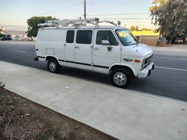1995 Chevrolet Chevy VAN Base 3dr G30 Cargo Van — photo 1