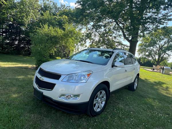 2011 Chevrolet Traverse LS All-wheel Drive Automatic — photo 1
