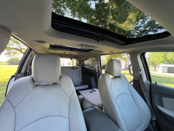 2011 Chevrolet Traverse LS All-wheel Drive Automatic — photo 9