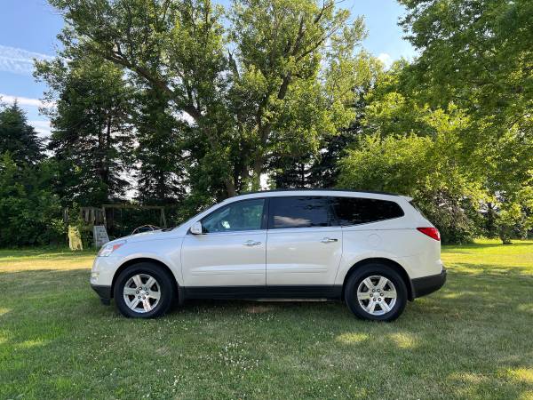 2011 Chevrolet Traverse LS All-wheel Drive Automatic — photo 7
