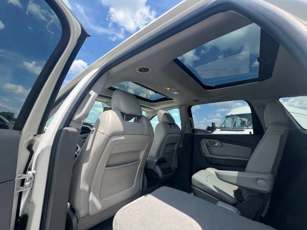 2011 Chevrolet Traverse LS All-wheel Drive Automatic — photo 6