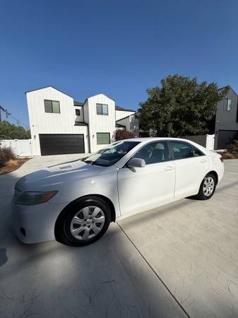 2010 Toyota Camry SE 4dr Sedan Manual — photo 1