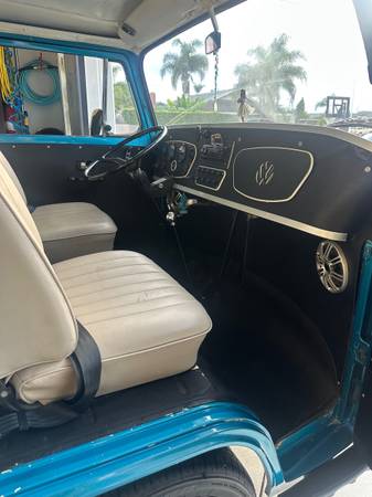 1972 Volkswagen Bus — photo 7