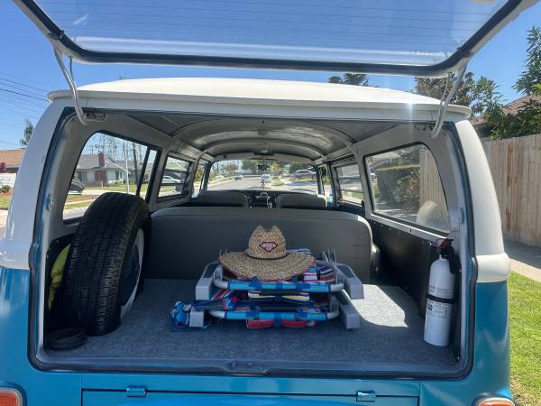 1972 Volkswagen Bus — photo 12