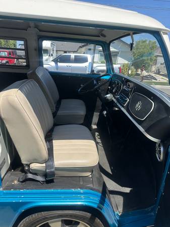1972 Volkswagen Bus — photo 9
