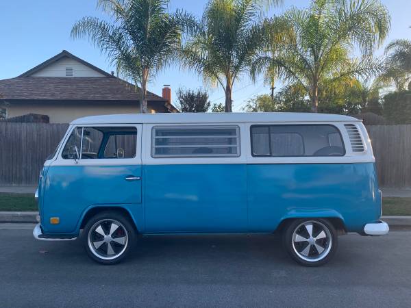 1972 Volkswagen Bus — photo 1