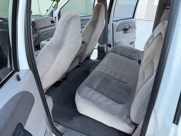2002 Ford F 350 XLT 4x2 SD Crew Cab 156 in. WB DRW HD Manual — photo 11