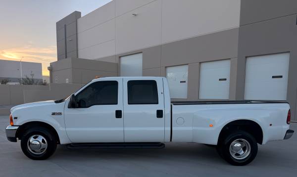 2002 Ford F 350 XLT 4x2 SD Crew Cab 156 in. WB DRW HD Manual — photo 4