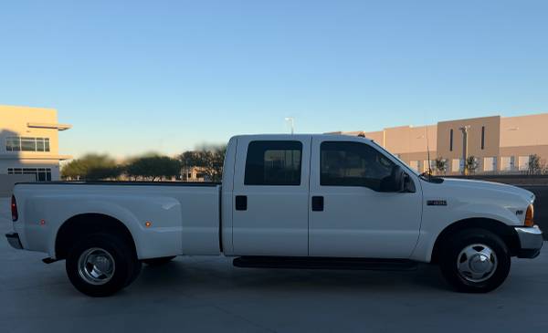 2002 Ford F 350 XLT 4x2 SD Crew Cab 156 in. WB DRW HD Manual — photo 5