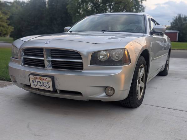 2010 Dodge Charger Base — photo 1