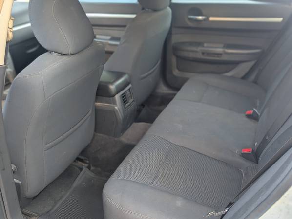 2010 Dodge Charger Base — photo 6