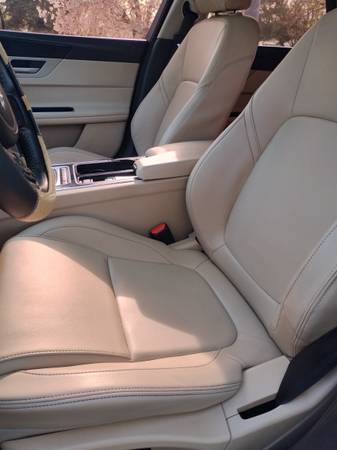2017 Jaguar XF 35t Premium — photo 7