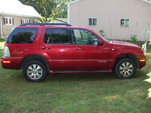 2007 Mercury Mountaineer Base 4x2 Automatic — photo 2