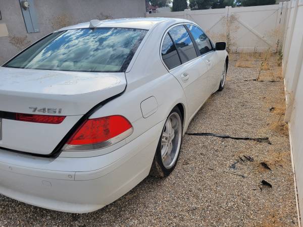 2004 BMW 745i — photo 3