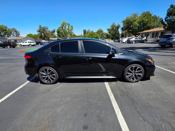 2020 Toyota Corolla SE 4dr Sedan Manual — photo 4