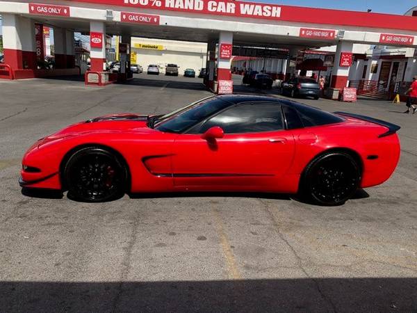 2001 Chevrolet Corvette Base — photo 2