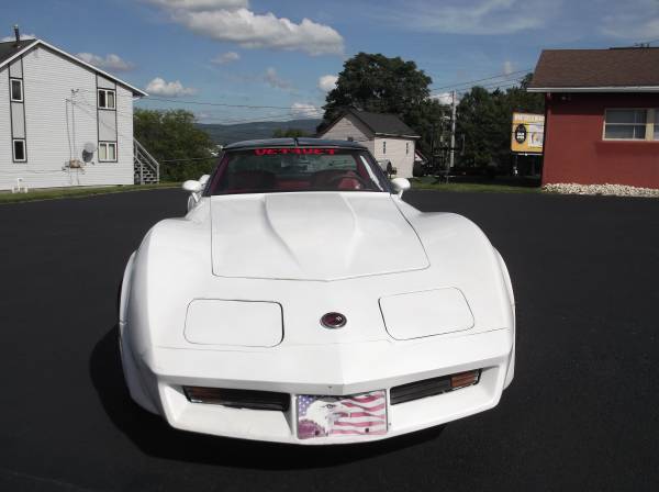 1981 Chevrolet Corvette Base 2dr Coupe — photo 2