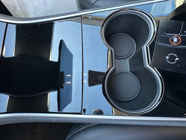 2018 Tesla Model 3 Mid Range 4dr Rear-wheel Drive Sedan Automatic — photo 9