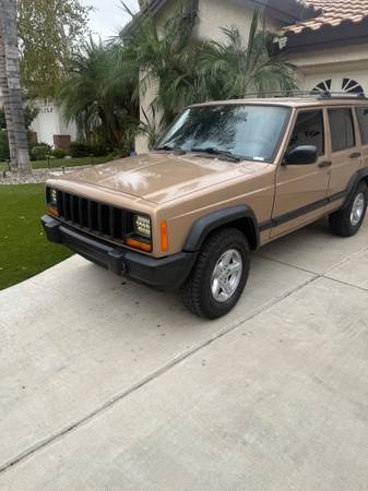 1999 Jeep Cherokee SE 4dr 4x2 Manual — photo 2