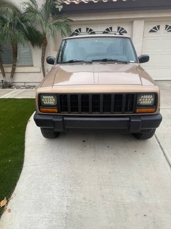 1999 Jeep Cherokee SE 4dr 4x2 Manual — photo 3