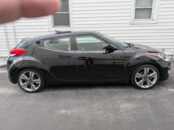 2013 Hyundai Veloster Base 3dr Hatchback Automatic — photo 4