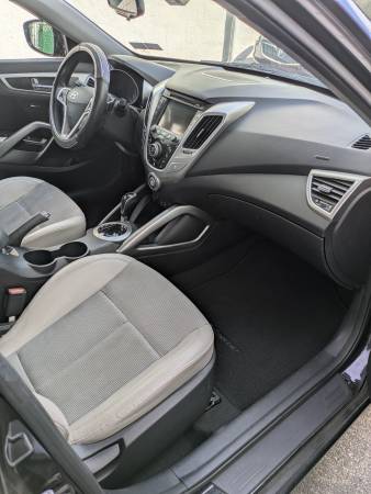 2013 Hyundai Veloster Base 3dr Hatchback Automatic — photo 11