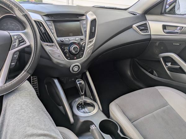 2013 Hyundai Veloster Base 3dr Hatchback Automatic — photo 10