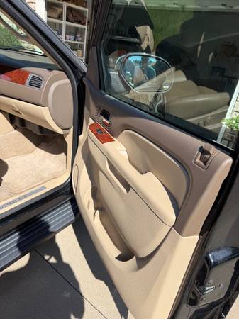 2013 Chevrolet Avalanche LS 4x2 Automatic — photo 12