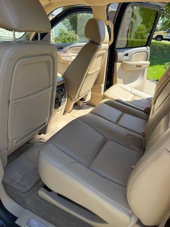 2013 Chevrolet Avalanche LS 4x2 Automatic — photo 9