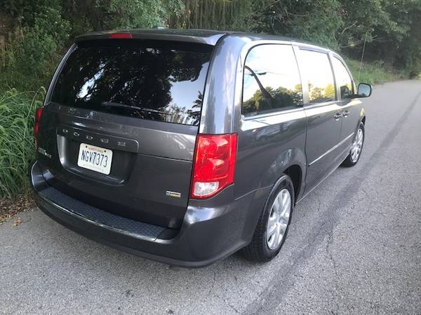 2017 Dodge Grand Caravan SE — photo 7