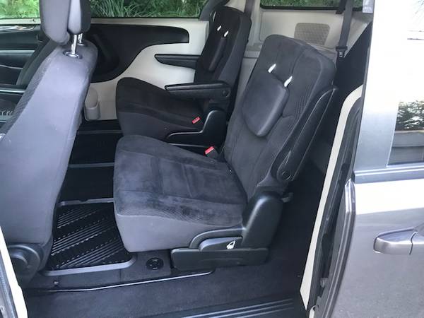 2017 Dodge Grand Caravan SE — photo 10