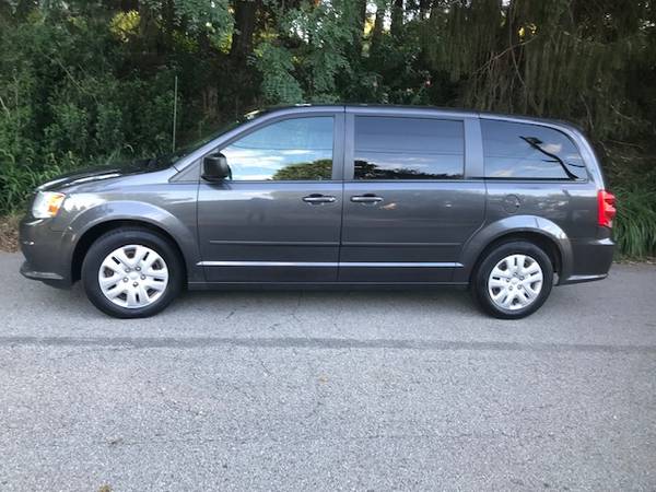 2017 Dodge Grand Caravan SE — photo 3