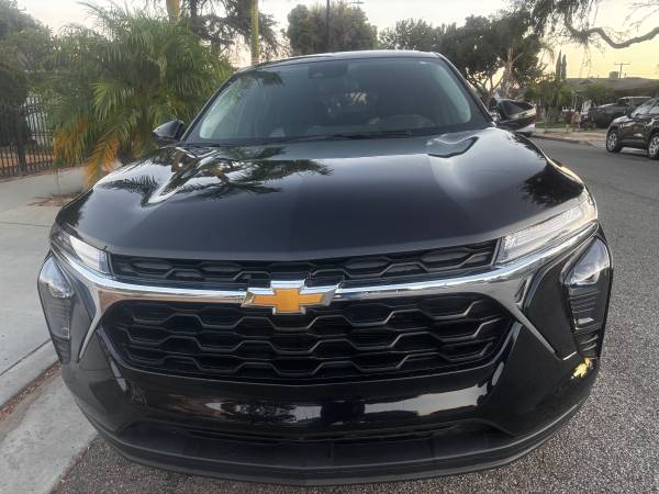 2026 Chevrolet Trax 4dr LS Front Wheel Drive Automatic — photo 2