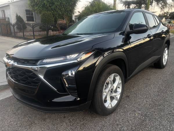 2026 Chevrolet Trax 4dr LS Front Wheel Drive Automatic — photo 1