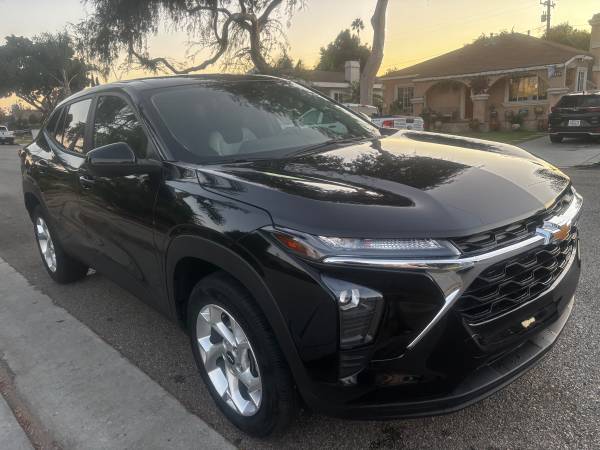 2026 Chevrolet Trax 4dr LS Front Wheel Drive Automatic — photo 3
