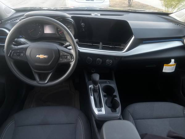 2026 Chevrolet Trax 4dr LS Front Wheel Drive Automatic — photo 10